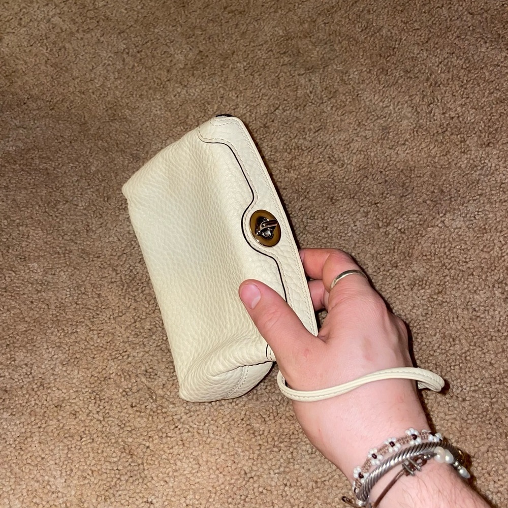 NWOT Coach cream leather wristlet